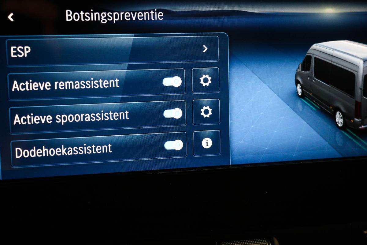 Mercedes-Benz Sprinter Mercedes-Benz Sprinter 319 1.9 CDI L2H2 | LED | AIRCO | CRUISE | DAB | CAMERA | EINDEJAARSAANBIEDING!!