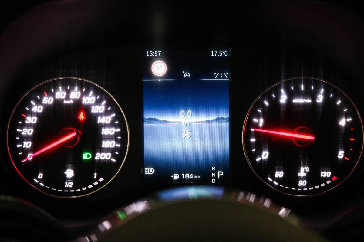 Mercedes-Benz Sprinter Mercedes-Benz Sprinter 319 1.9 CDI L2H2 | LED | AIRCO | CRUISE | DAB | CAMERA | EINDEJAARSAANBIEDING!!