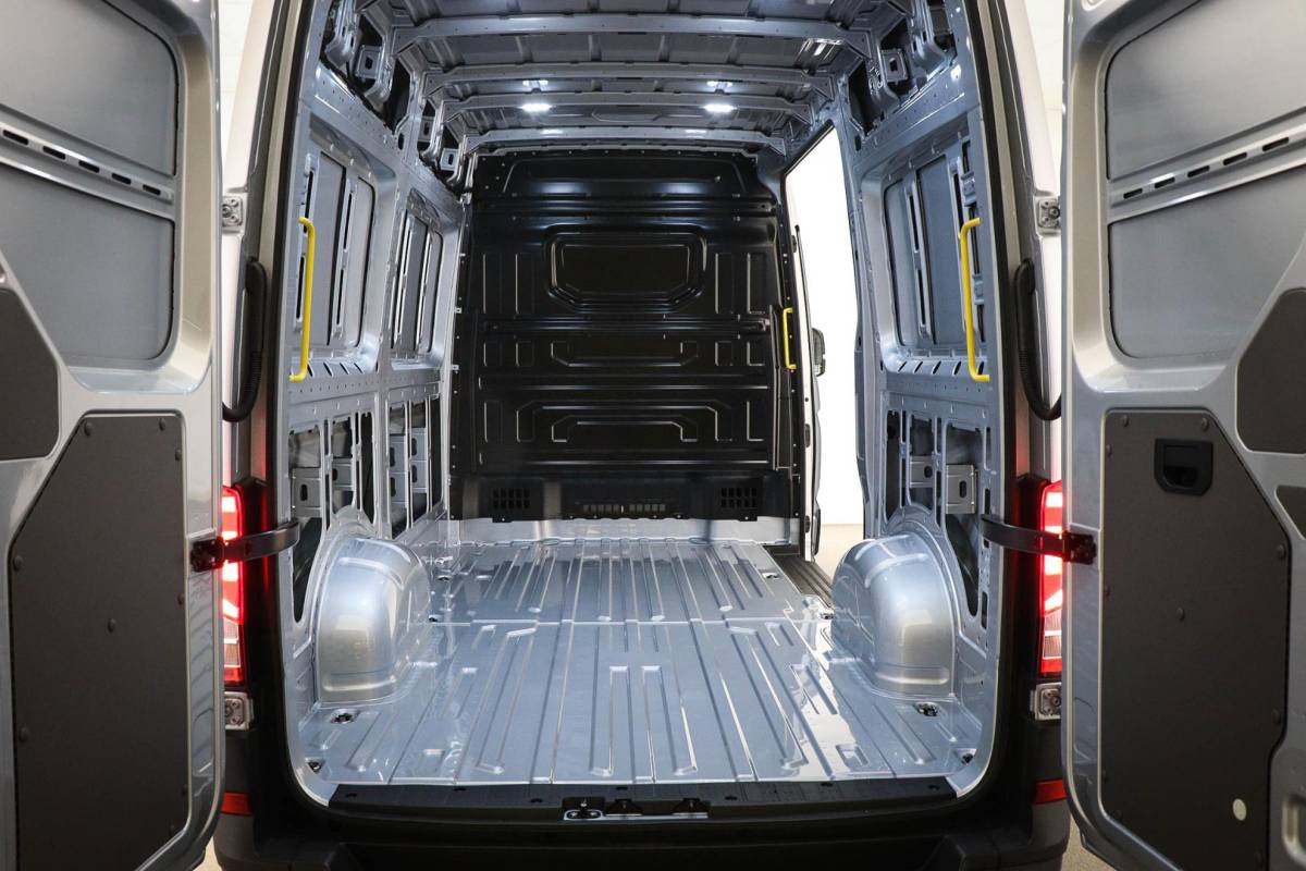 Volkswagen Crafter Volkswagen Crafter 35 2.0 TDI L3H3 Trendline | LED | CLIMA | STUURWIELVERWARMING | NAVI | DAB | APPLE | CAMERA
