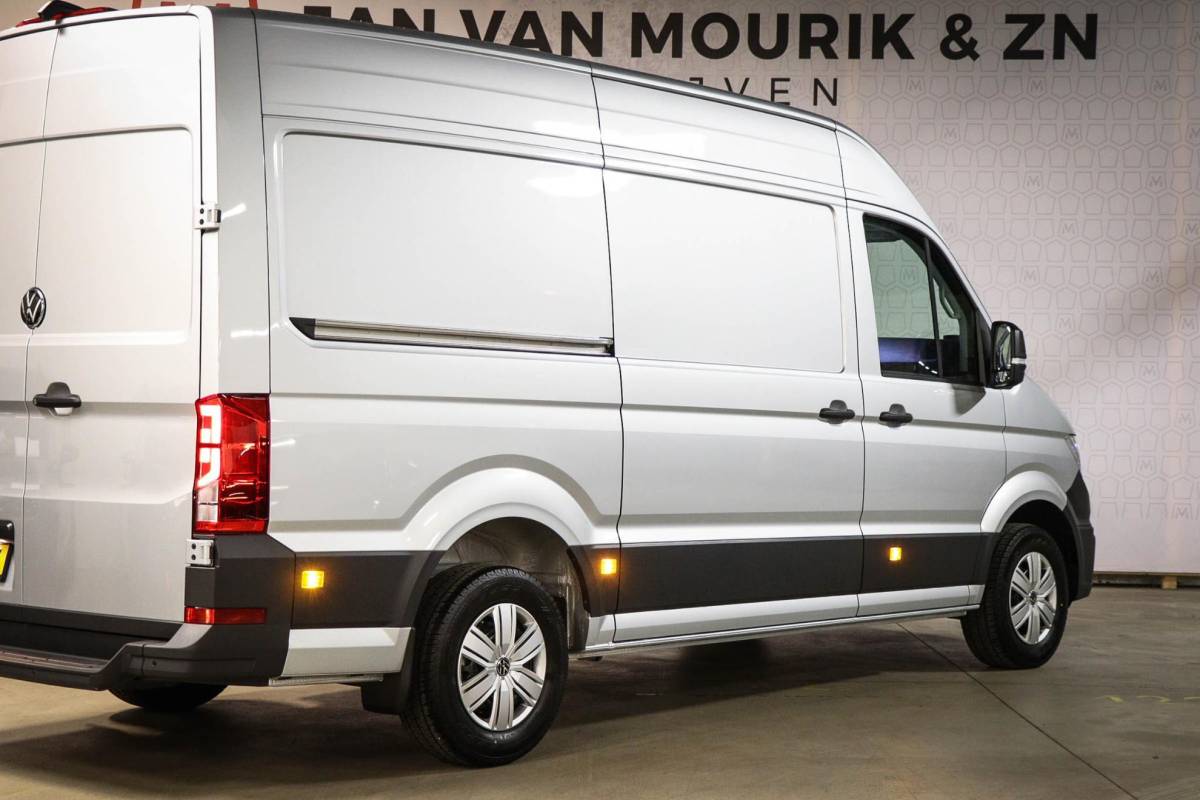 Volkswagen Crafter Volkswagen Crafter 35 2.0 TDI L3H3 Trendline | LED | CLIMA | STUURWIELVERWARMING | NAVI | DAB | APPLE | CAMERA