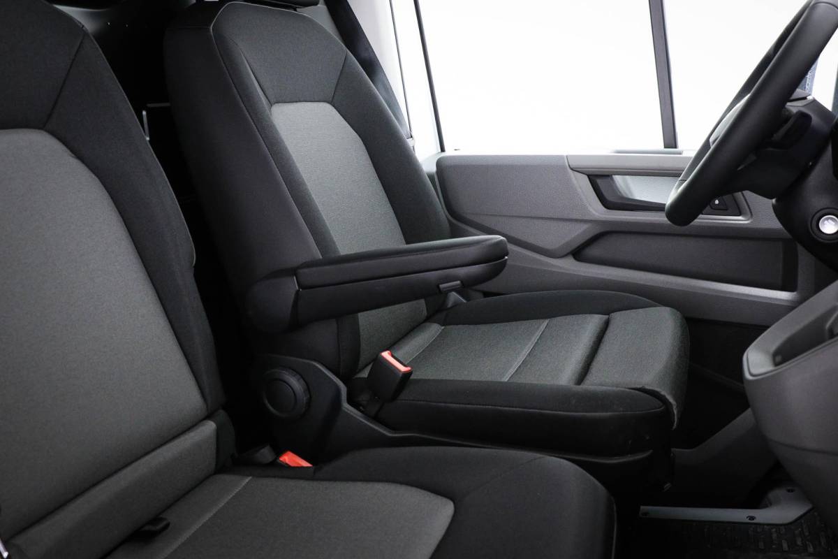 Volkswagen Crafter Volkswagen Crafter 35 2.0 TDI L3H3 Trendline | LED | CLIMA | STUURWIELVERWARMING | NAVI | DAB | APPLE | CAMERA