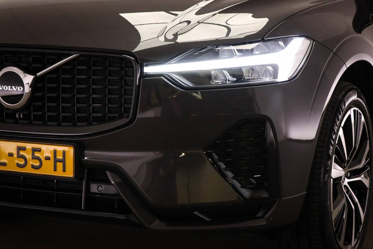 Volvo XC60 Volvo XC60 2.0 T6 Plug-in hybrid AWD Ultimate Dark | PANORAMADAK | LED | DAB | APPLE | CAMERA | 20″