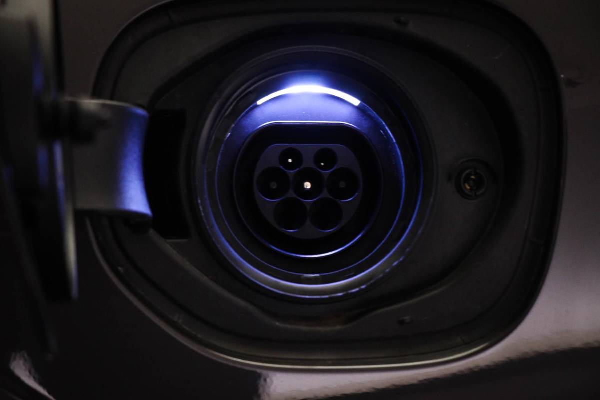 Volvo XC60 Volvo XC60 2.0 T6 Plug-in hybrid AWD Ultimate Dark | PANORAMADAK | LED | DAB | APPLE | CAMERA | 20″