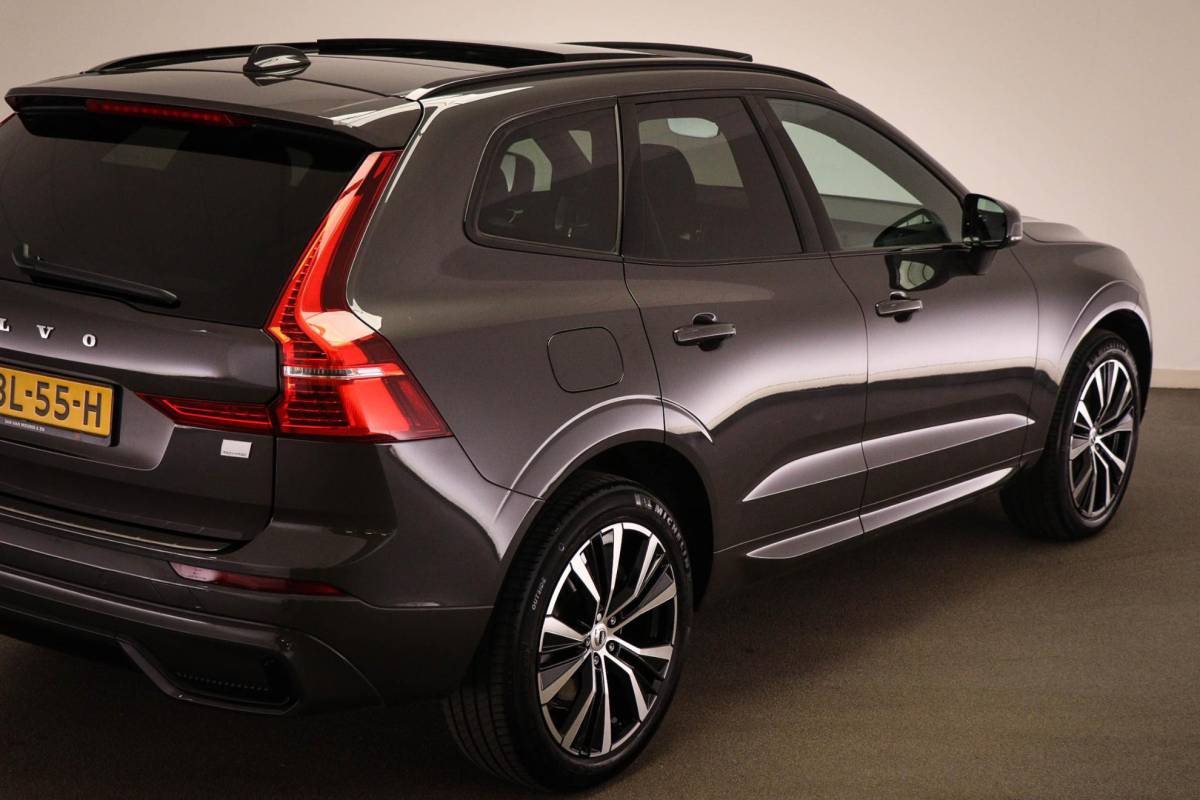 Volvo XC60 Volvo XC60 2.0 T6 Plug-in hybrid AWD Ultimate Dark | PANORAMADAK | LED | DAB | APPLE | CAMERA | 20″