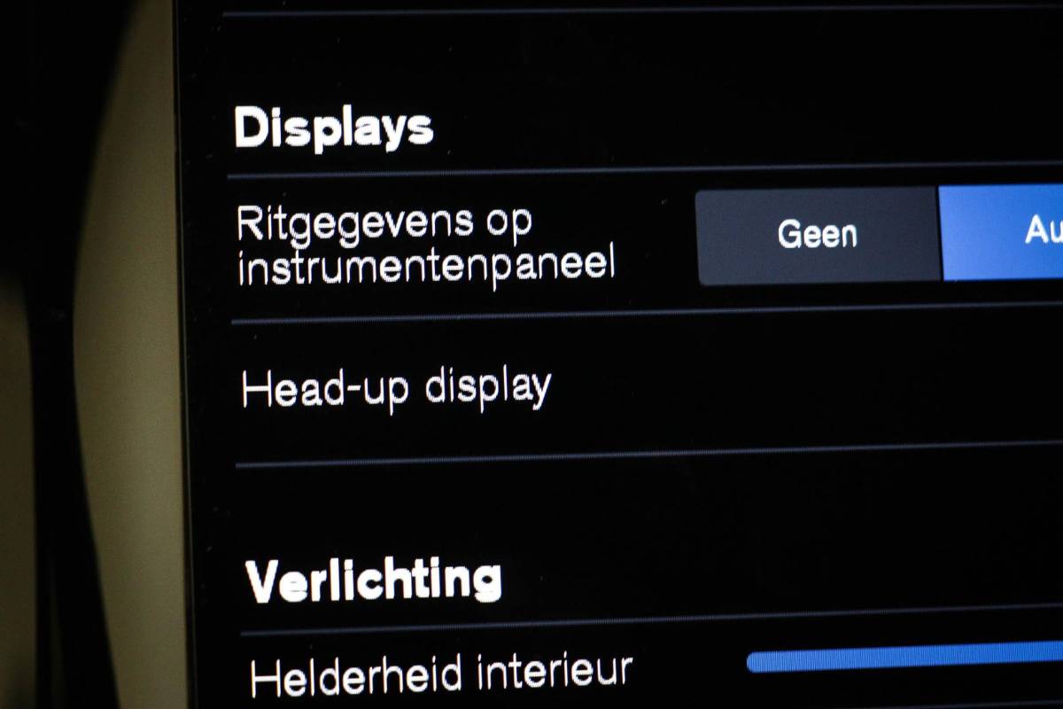 Volvo XC60 Volvo XC60 2.0 T6 Plug-in hybrid AWD Ultimate Dark | PANORAMADAK | LED | DAB | APPLE | CAMERA | 20″