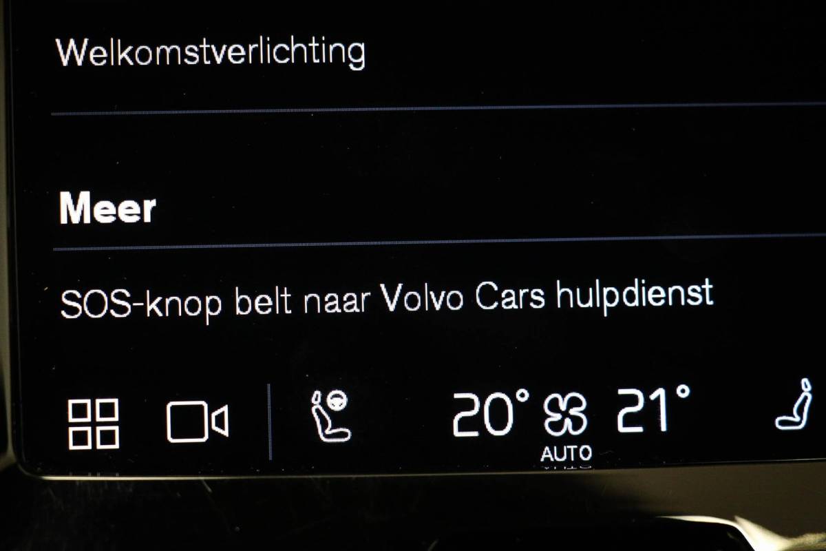 Volvo XC60 Volvo XC60 2.0 T6 Plug-in hybrid AWD Ultimate Dark | PANORAMADAK | LED | DAB | APPLE | CAMERA | 20″