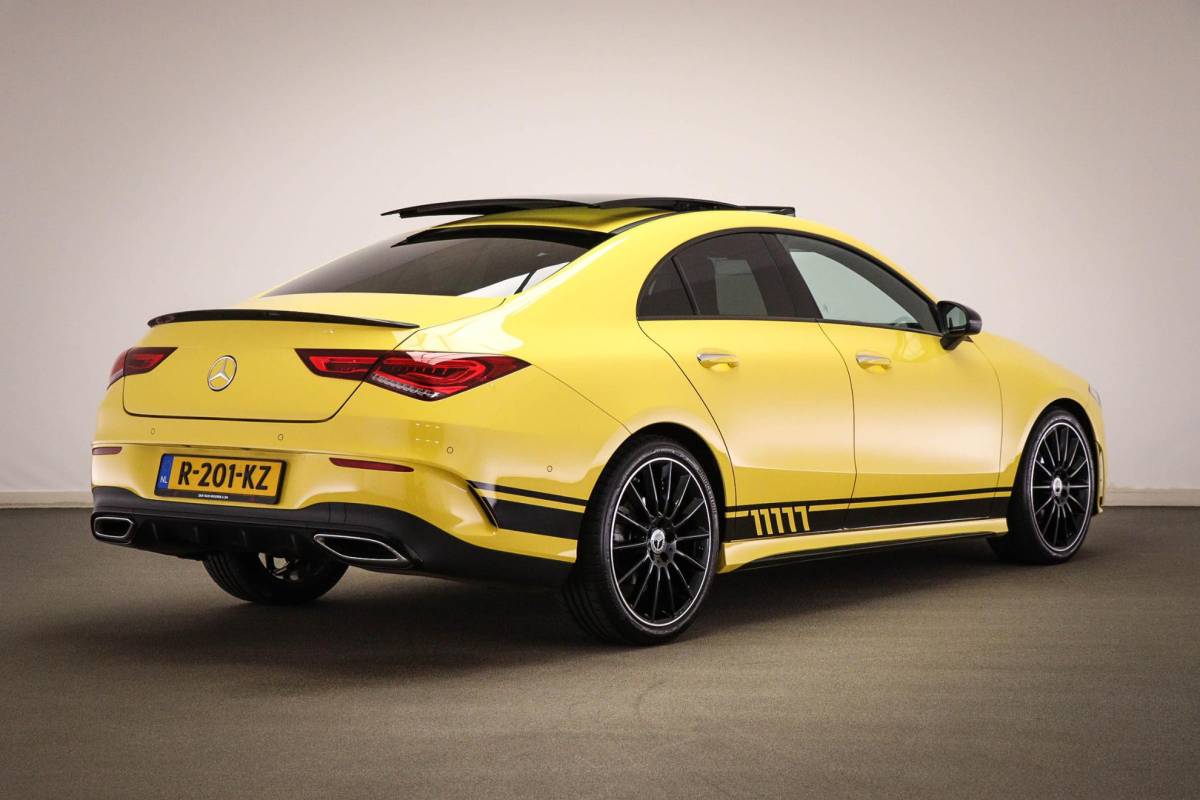 Mercedes-Benz CLA Mercedes-Benz CLA-klasse 180 AMG Line | WIDESCREEN | PANORAMADAK | SFEERVERLICHTING