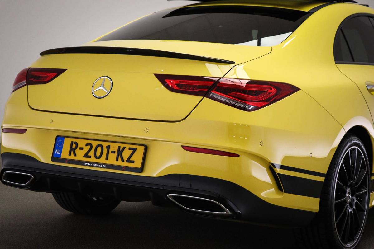 Mercedes-Benz CLA Mercedes-Benz CLA-klasse 180 AMG Line | WIDESCREEN | PANORAMADAK | SFEERVERLICHTING