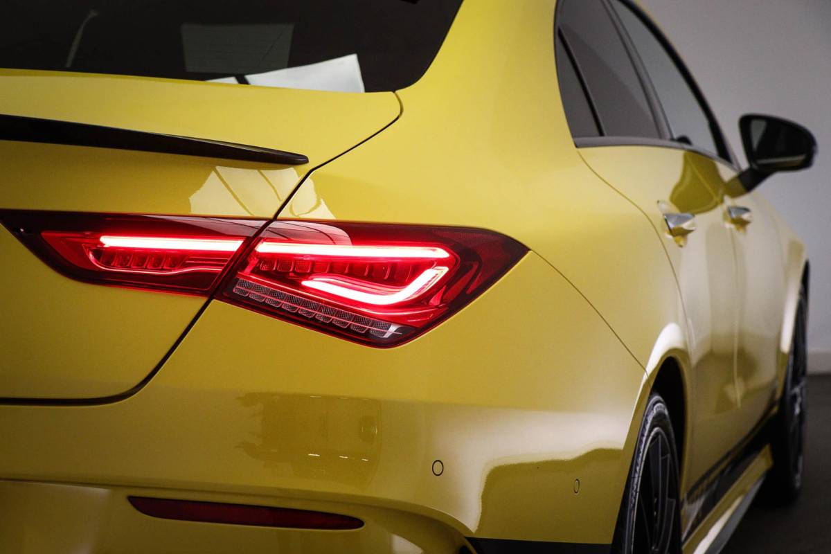 Mercedes-Benz CLA Mercedes-Benz CLA-klasse 180 AMG Line | WIDESCREEN | PANORAMADAK | SFEERVERLICHTING
