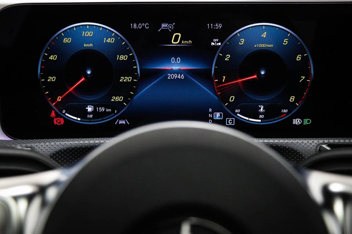 Mercedes-Benz CLA Mercedes-Benz CLA-klasse 180 AMG Line | WIDESCREEN | PANORAMADAK | SFEERVERLICHTING
