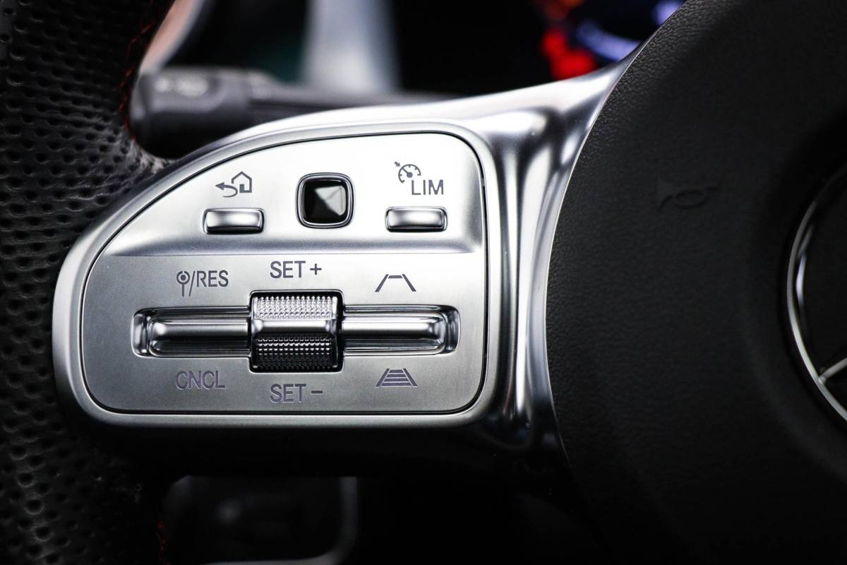 Mercedes-Benz CLA Mercedes-Benz CLA-klasse 180 AMG Line | WIDESCREEN | PANORAMADAK | SFEERVERLICHTING