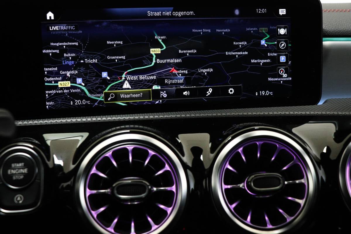 Mercedes-Benz CLA Mercedes-Benz CLA-klasse 180 AMG Line | WIDESCREEN | PANORAMADAK | SFEERVERLICHTING