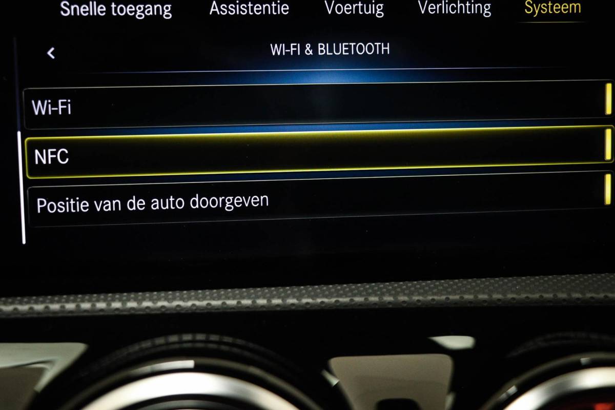 Mercedes-Benz CLA Mercedes-Benz CLA-klasse 180 AMG Line | WIDESCREEN | PANORAMADAK | SFEERVERLICHTING