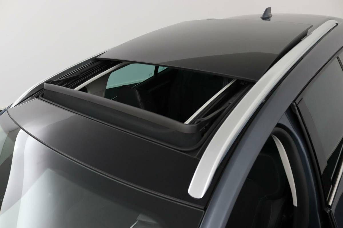 Renault Megane E-Tech Renault Megane Estate 1.6 E-Tech Plug-In Hybrid 160 Intens Schuifdak