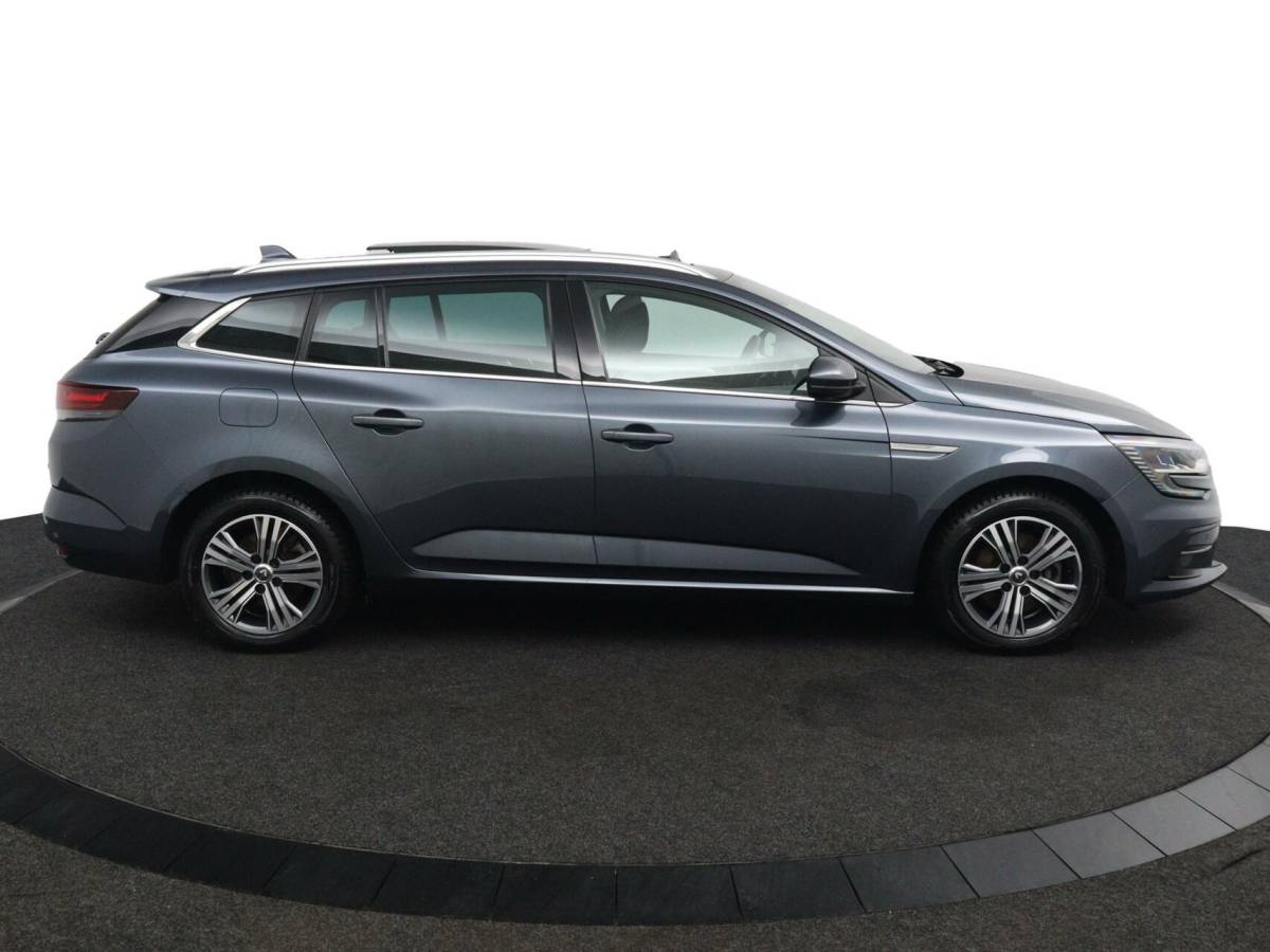Renault Megane E-Tech Renault Megane Estate 1.6 E-Tech Plug-In Hybrid 160 Intens Schuifdak