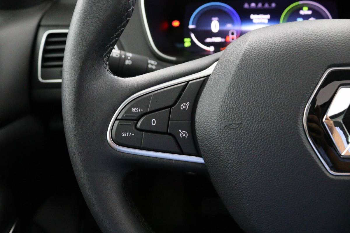 Renault Megane E-Tech Renault Megane Estate 1.6 E-Tech Plug-In Hybrid 160 Intens Schuifdak