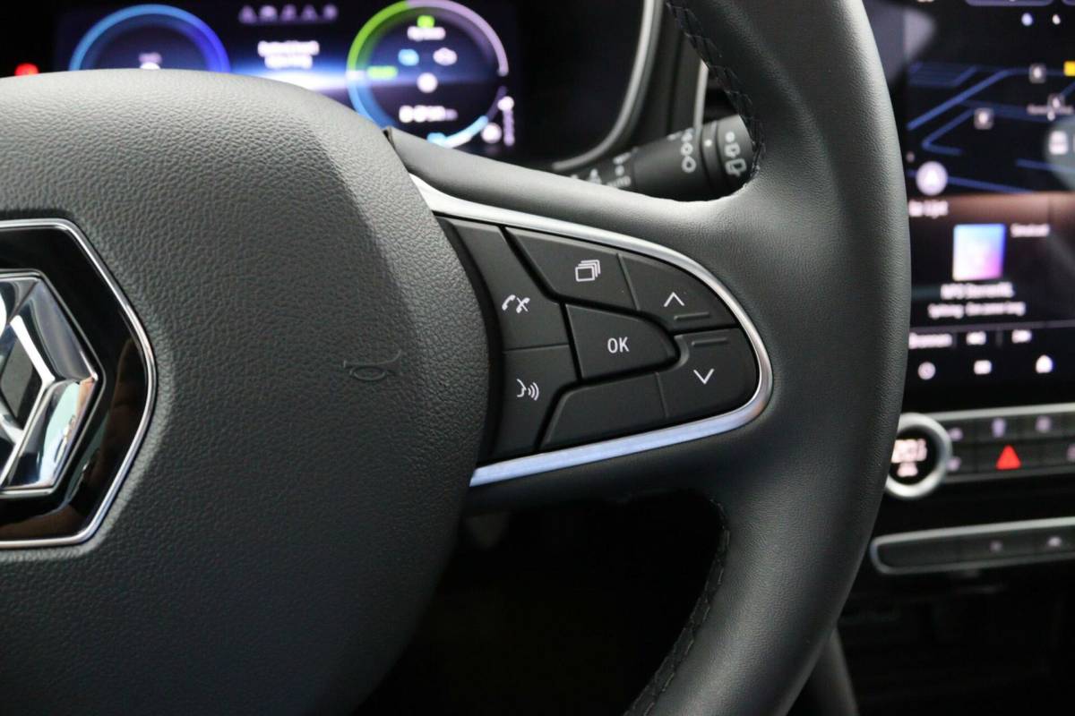 Renault Megane E-Tech Renault Megane Estate 1.6 E-Tech Plug-In Hybrid 160 Intens Schuifdak