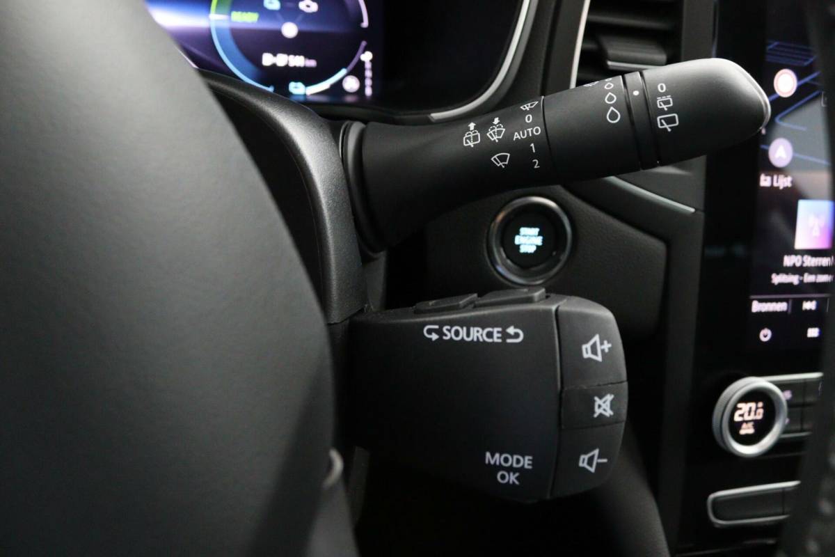 Renault Megane E-Tech Renault Megane Estate 1.6 E-Tech Plug-In Hybrid 160 Intens Schuifdak