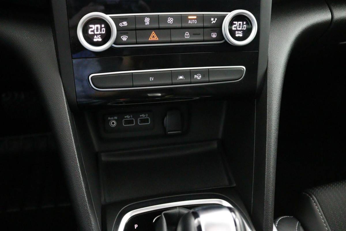 Renault Megane E-Tech Renault Megane Estate 1.6 E-Tech Plug-In Hybrid 160 Intens Schuifdak