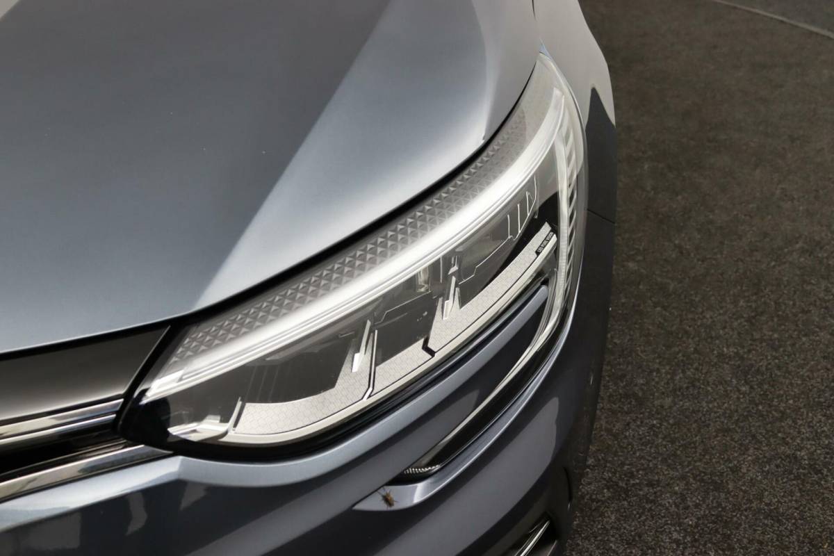 Renault Megane E-Tech Renault Megane Estate 1.6 E-Tech Plug-In Hybrid 160 Intens Schuifdak