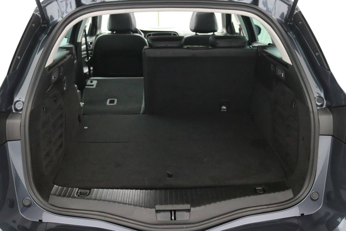 Renault Megane E-Tech Renault Megane Estate 1.6 E-Tech Plug-In Hybrid 160 Intens Schuifdak