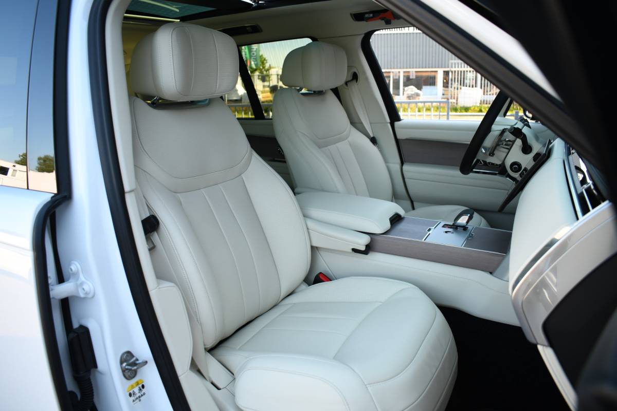 Land Rover Range Rover Land Rover Range Rover P550e Autobiography | BTW-auto | NL-auto | Trekhaak