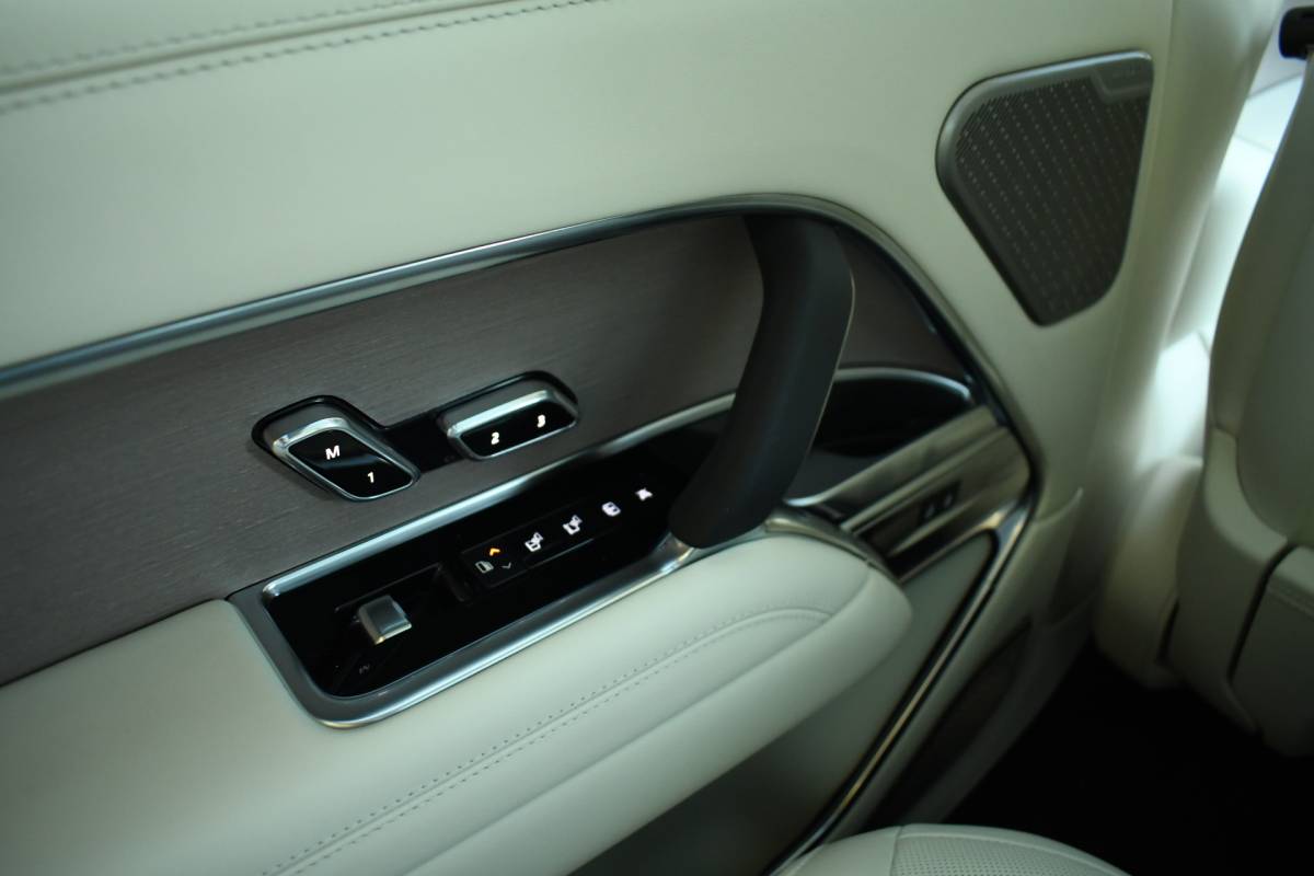 Land Rover Range Rover Land Rover Range Rover P550e Autobiography | BTW-auto | NL-auto | Trekhaak