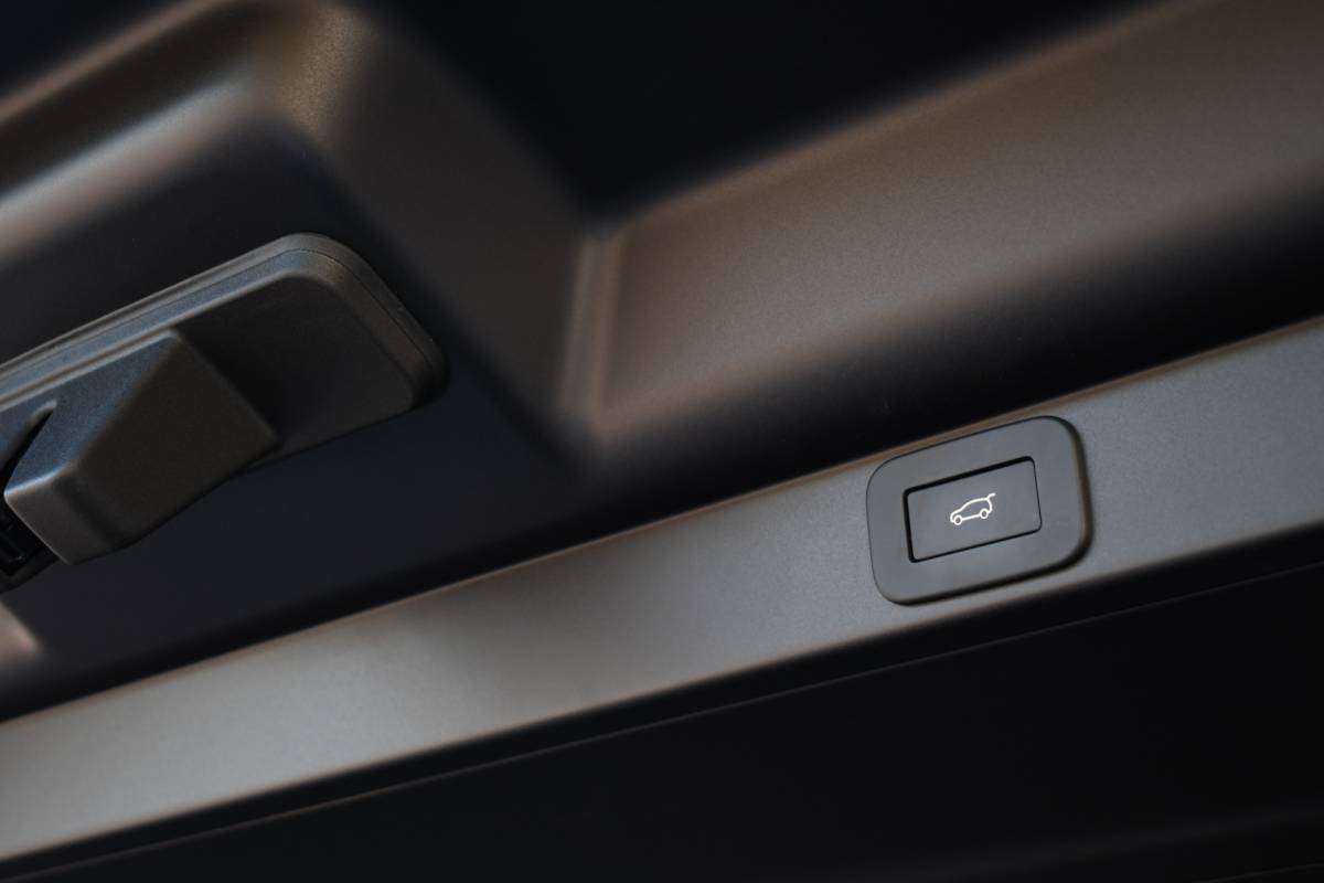 Land Rover Range Rover Land Rover Range Rover P550e Autobiography | BTW-auto | NL-auto | Trekhaak