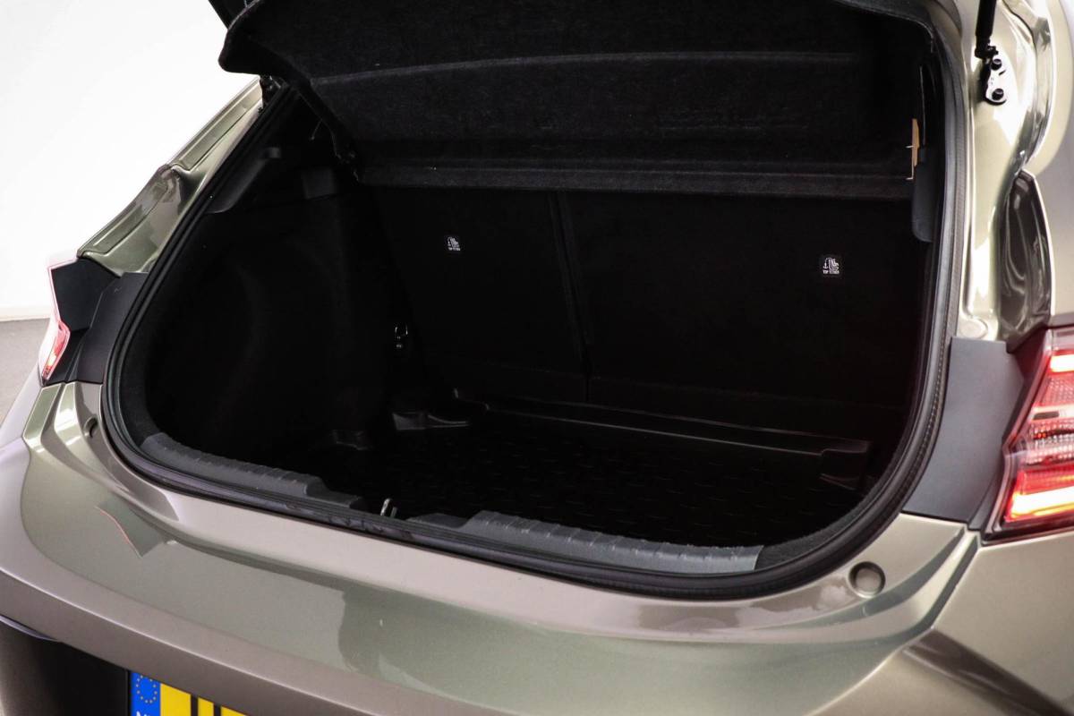 Toyota Corolla Toyota Corolla 1.8 Hybrid Active | STUUR VERWARMING | LED | CAMERA