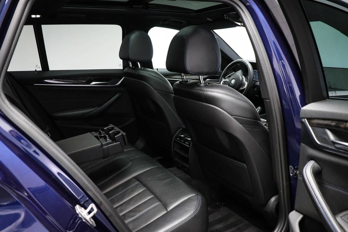 BMW 5 Serie BMW 5-serie Touring 530i M-Sport High Executive | PANORAMADAK | CAMERA | TREKHAAK AFNEEMBAAR