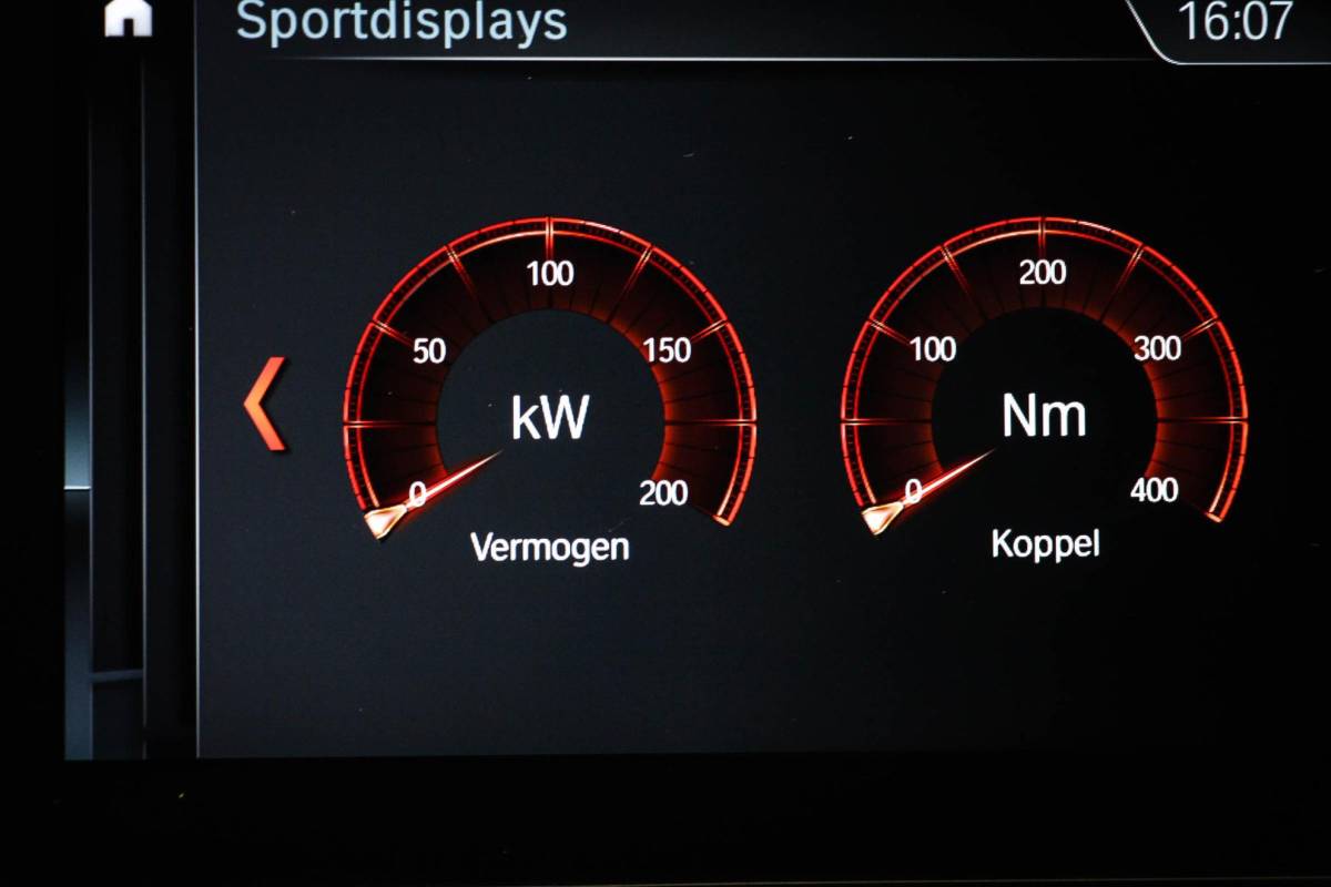 BMW 5 Serie BMW 5-serie Touring 530i M-Sport High Executive | PANORAMADAK | CAMERA | TREKHAAK AFNEEMBAAR