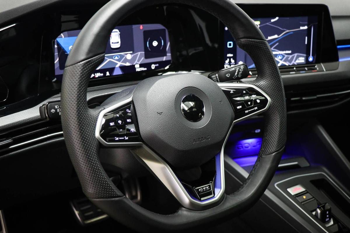 Volkswagen Golf Volkswagen Golf 1.4 eHybrid GTE | PANORAMADAK | WINTER / ASSISTENTIE- PACK | IQ LIGHT | CAMERA