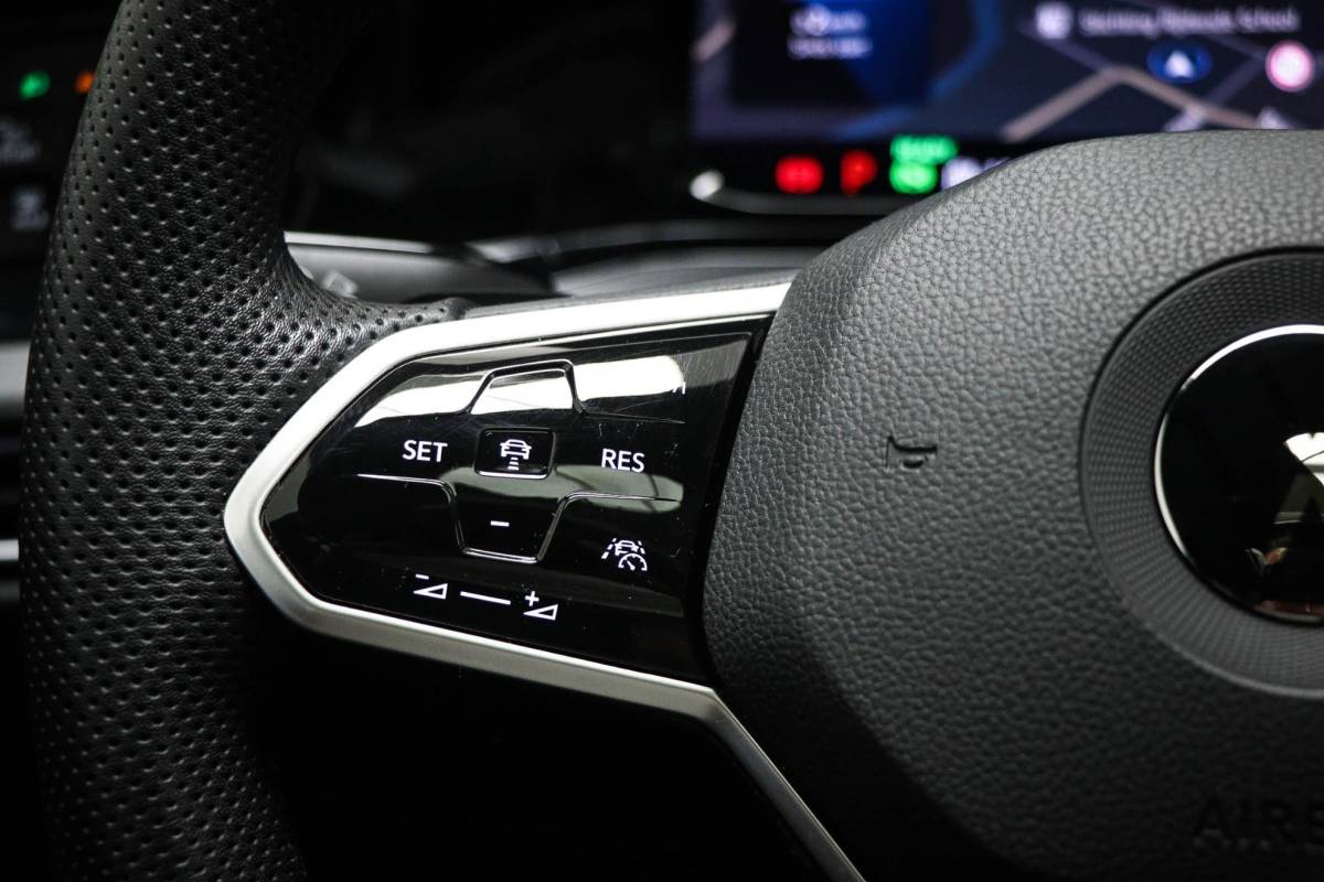 Volkswagen Golf Volkswagen Golf 1.4 eHybrid GTE | PANORAMADAK | WINTER / ASSISTENTIE- PACK | IQ LIGHT | CAMERA