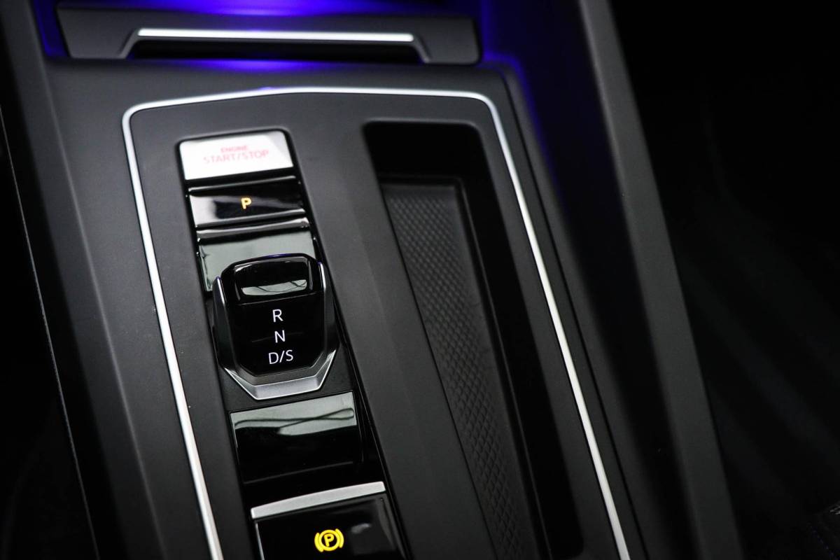 Volkswagen Golf Volkswagen Golf 1.4 eHybrid GTE | PANORAMADAK | WINTER / ASSISTENTIE- PACK | IQ LIGHT | CAMERA