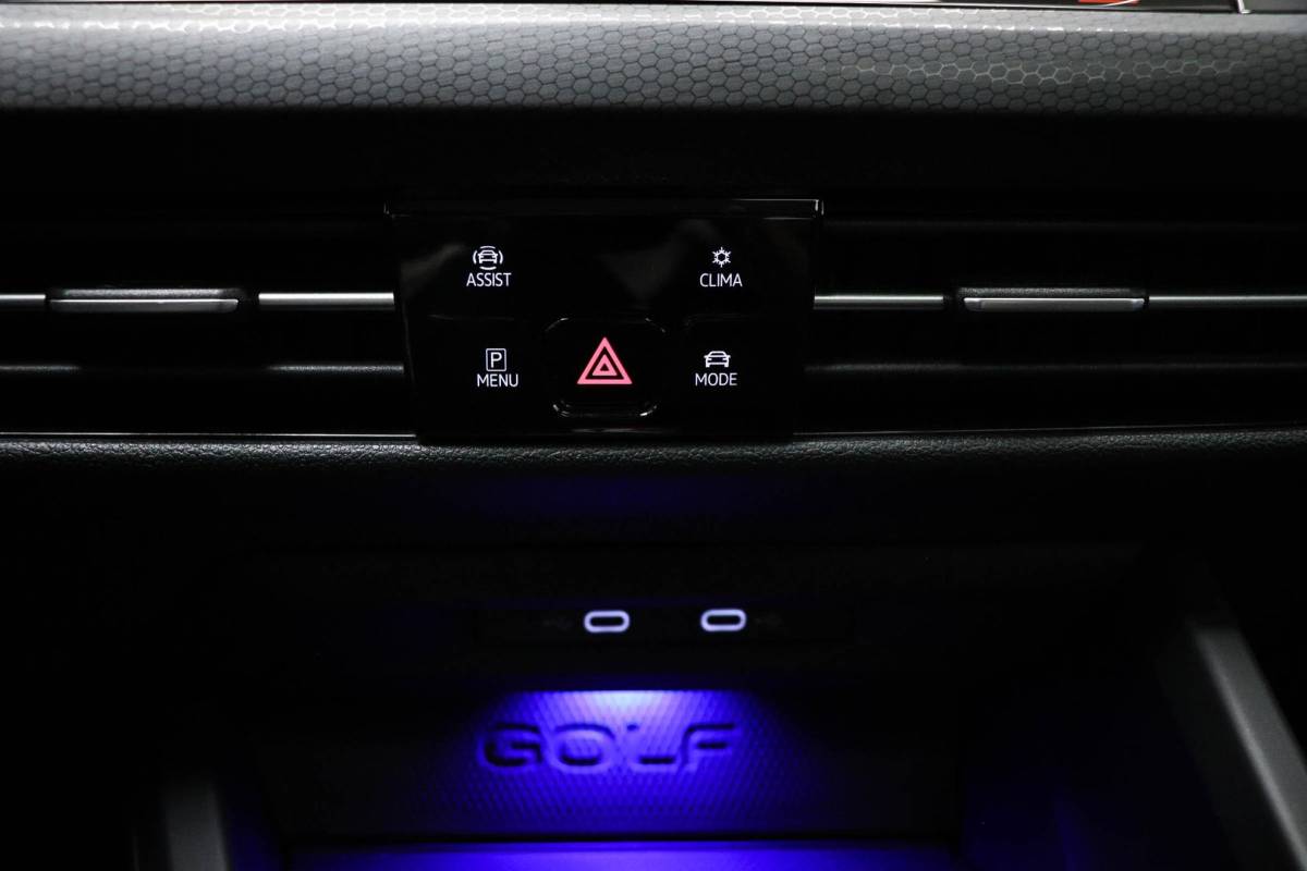 Volkswagen Golf Volkswagen Golf 1.4 eHybrid GTE | PANORAMADAK | WINTER / ASSISTENTIE- PACK | IQ LIGHT | CAMERA