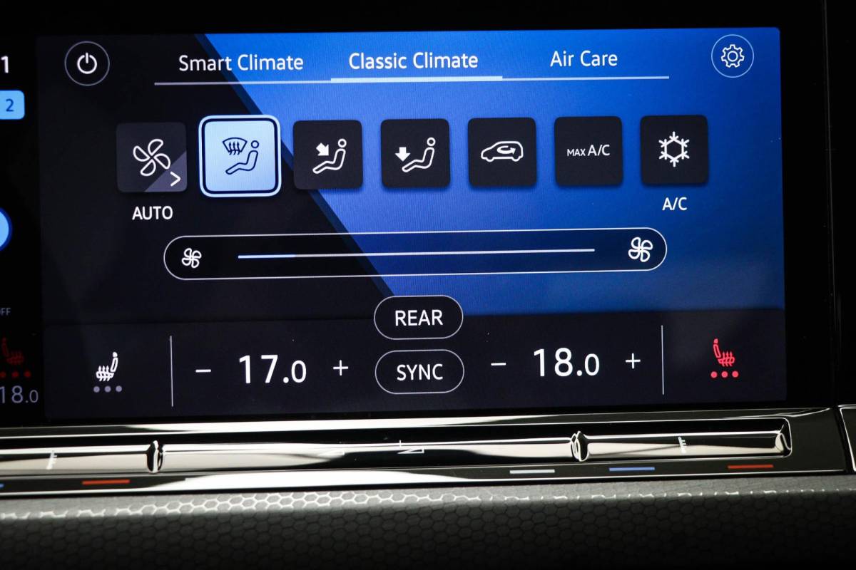 Volkswagen Golf Volkswagen Golf 1.4 eHybrid GTE | PANORAMADAK | WINTER / ASSISTENTIE- PACK | IQ LIGHT | CAMERA