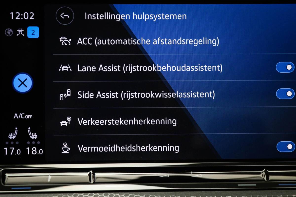 Volkswagen Golf Volkswagen Golf 1.4 eHybrid GTE | PANORAMADAK | WINTER / ASSISTENTIE- PACK | IQ LIGHT | CAMERA