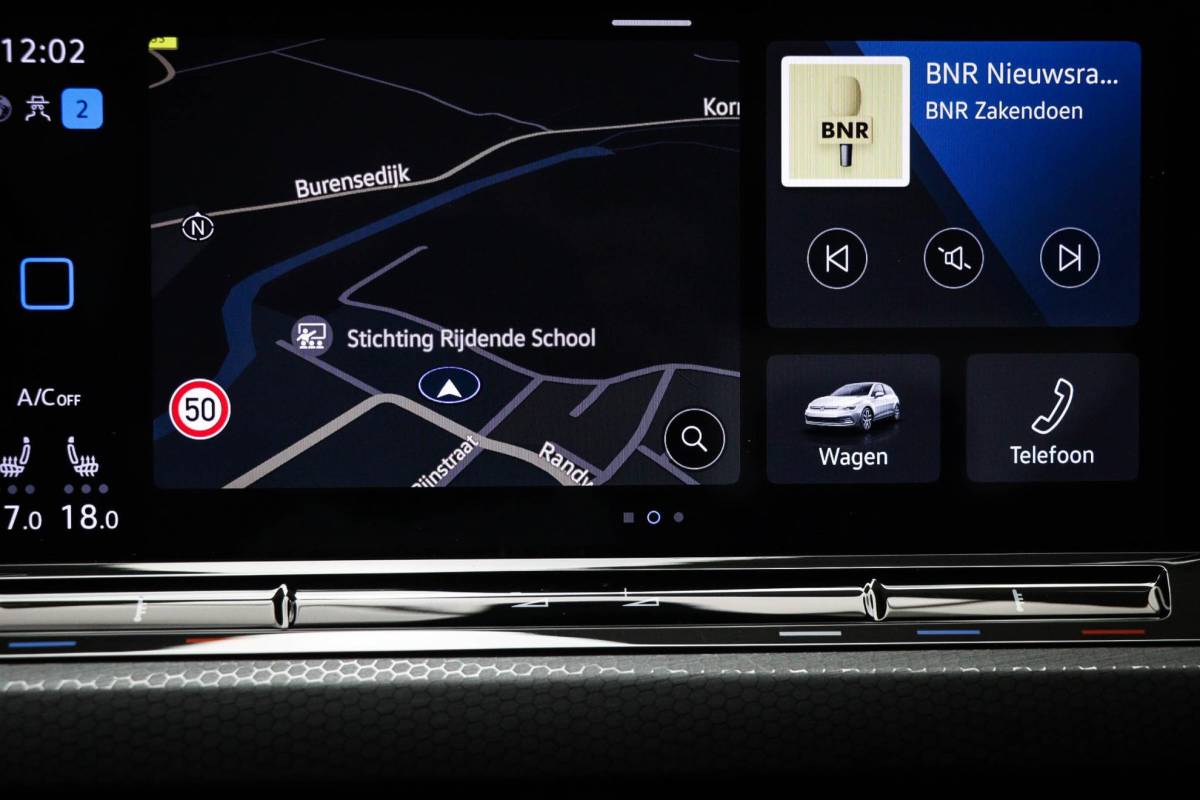 Volkswagen Golf Volkswagen Golf 1.4 eHybrid GTE | PANORAMADAK | WINTER / ASSISTENTIE- PACK | IQ LIGHT | CAMERA