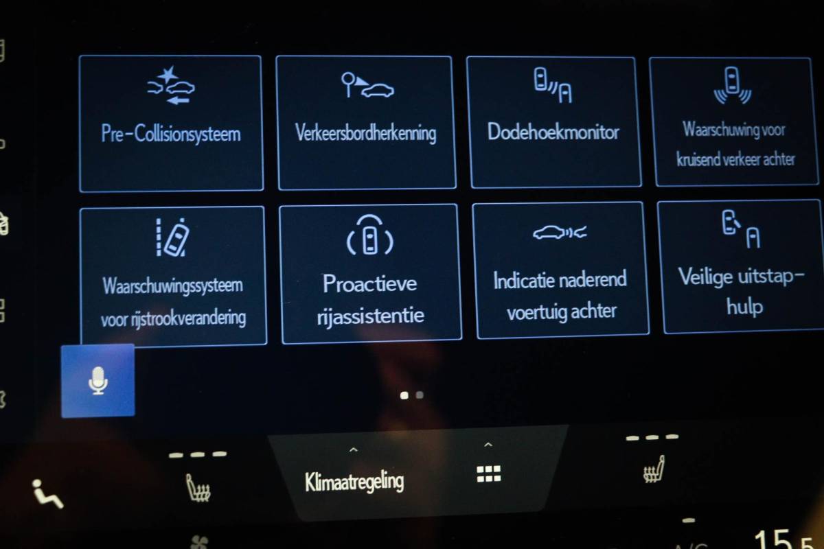 Lexus LBX Lexus LBX Business Line 2WD | CLIMA | STOELVERWARMNG | DAB | CAMERA