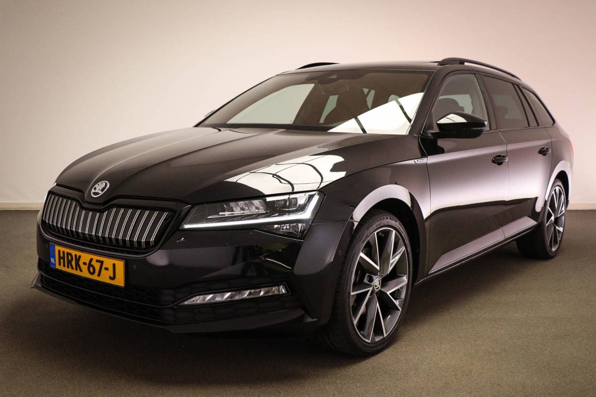 Škoda Superb Skoda Superb Combi 1.4 TSI iV Sportline Business | Panoramadak | Sport stoelen |