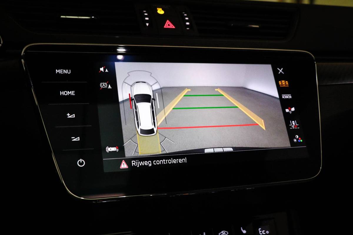 Škoda Superb Skoda Superb Combi 1.4 TSI iV Sportline Business | Panoramadak | Sport stoelen |