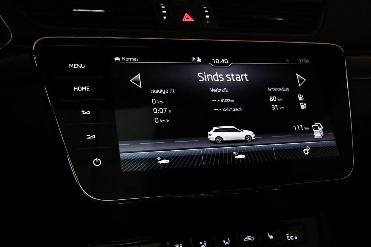 Škoda Superb Skoda Superb Combi 1.4 TSI iV Sportline Business | Panoramadak | Sport stoelen |