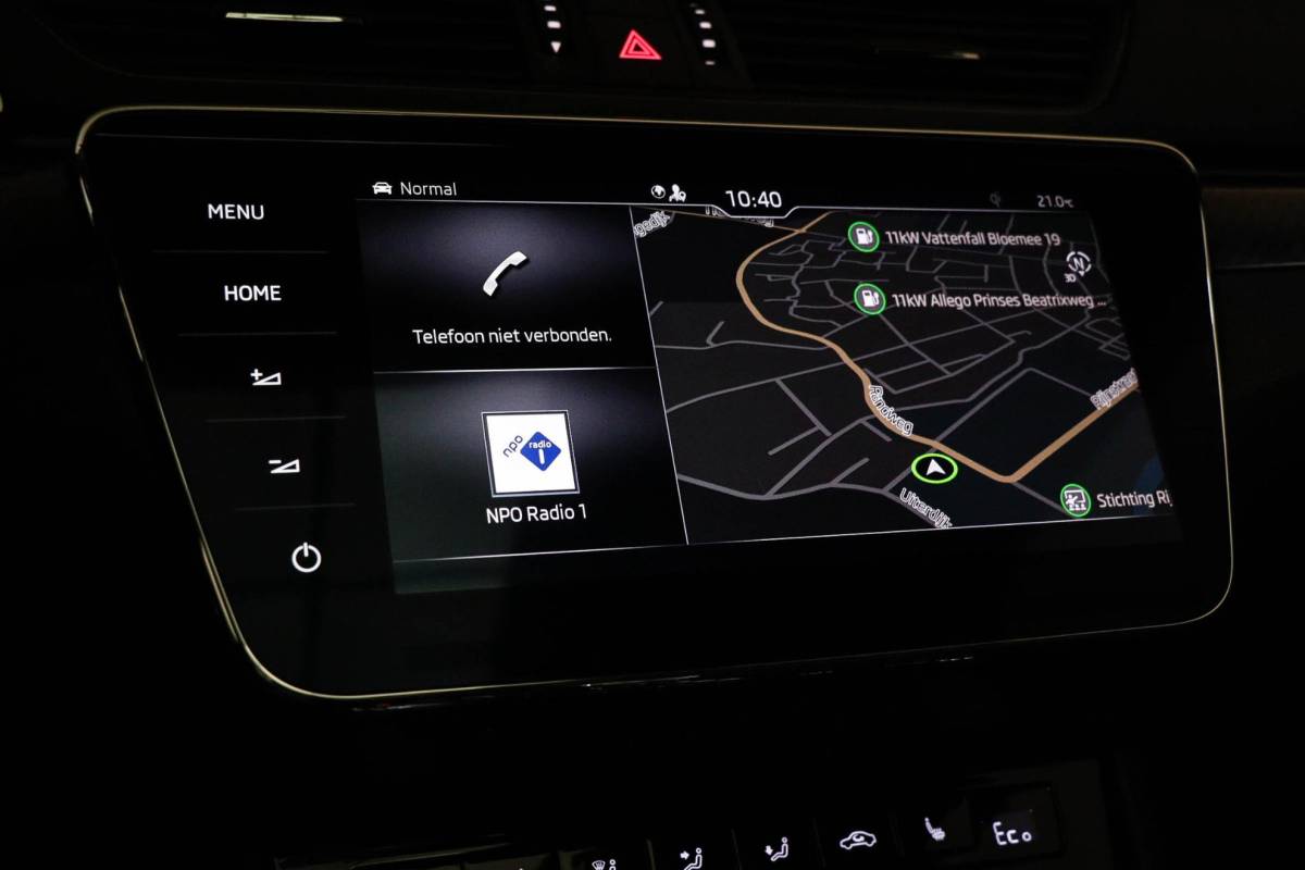 Škoda Superb Skoda Superb Combi 1.4 TSI iV Sportline Business | Panoramadak | Sport stoelen |