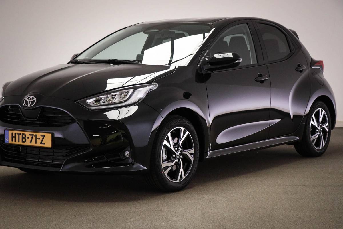 Toyota Yaris Toyota Yaris 1.5 Hybrid 115 First Edition | CLIMA | STUURVERWARMING | APPLE | CAMERA