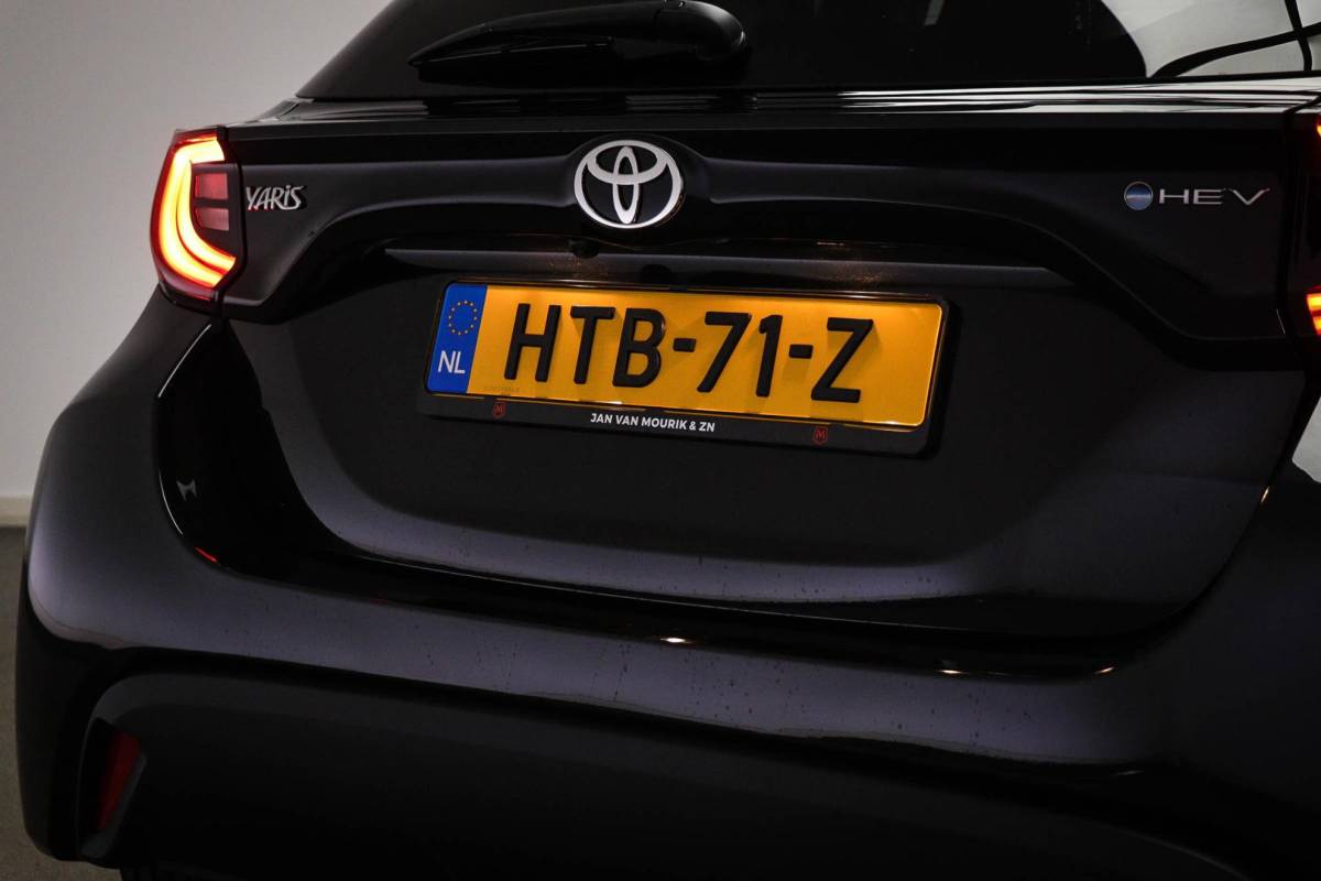 Toyota Yaris Toyota Yaris 1.5 Hybrid 115 First Edition | CLIMA | STUURVERWARMING | APPLE | CAMERA