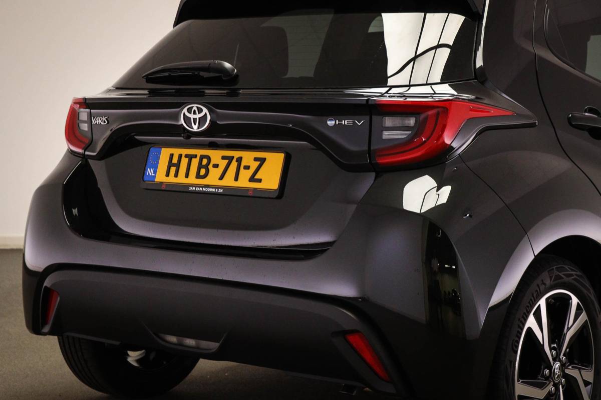 Toyota Yaris Toyota Yaris 1.5 Hybrid 115 First Edition | CLIMA | STUURVERWARMING | APPLE | CAMERA