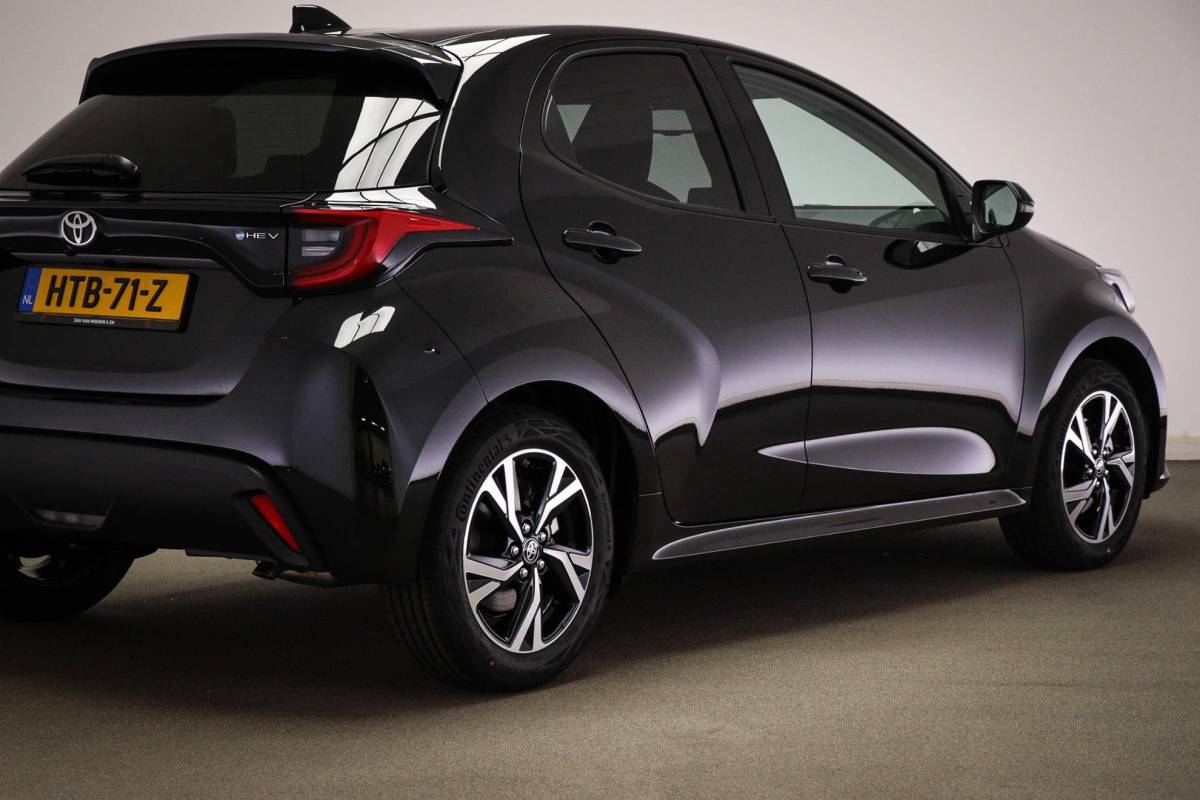 Toyota Yaris Toyota Yaris 1.5 Hybrid 115 First Edition | CLIMA | STUURVERWARMING | APPLE | CAMERA