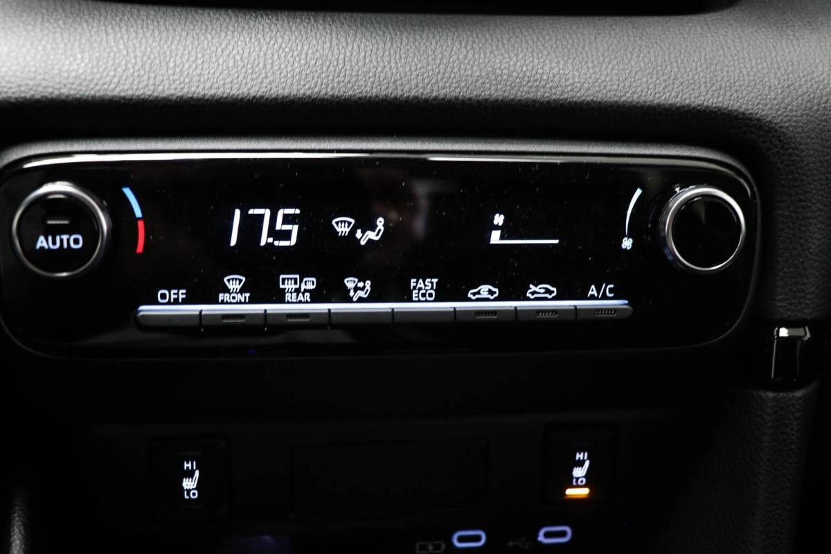 Toyota Yaris Toyota Yaris 1.5 Hybrid 115 First Edition | CLIMA | STUURVERWARMING | APPLE | CAMERA