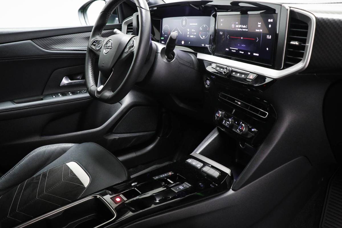 Opel Mokka Opel Mokka 1.2 Turbo Ultimate | COMFORT / TECHNOLOGY- PACK | STUURVERWARMING | DAB | APPLE | CAMERA