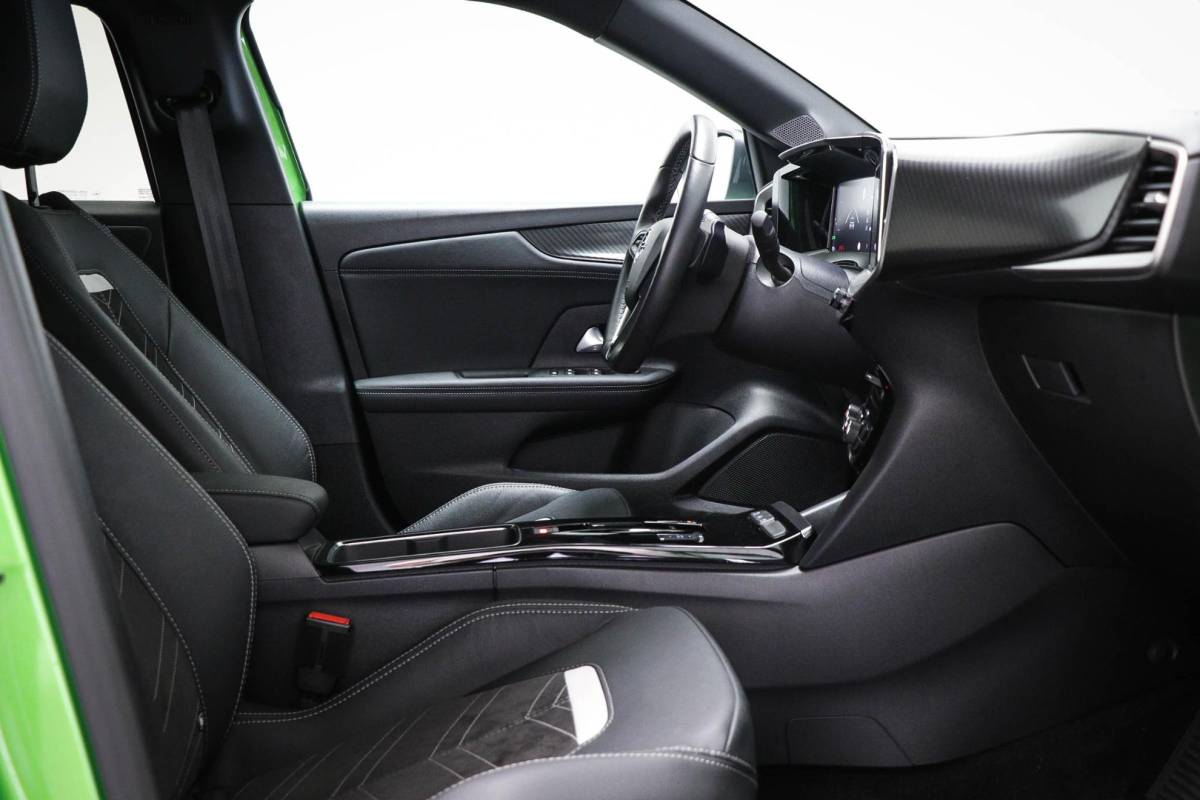 Opel Mokka Opel Mokka 1.2 Turbo Ultimate | COMFORT / TECHNOLOGY- PACK | STUURVERWARMING | DAB | APPLE | CAMERA